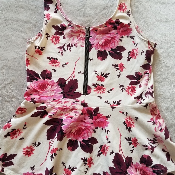 Express floral peplum tank - Picture 2 of 3
